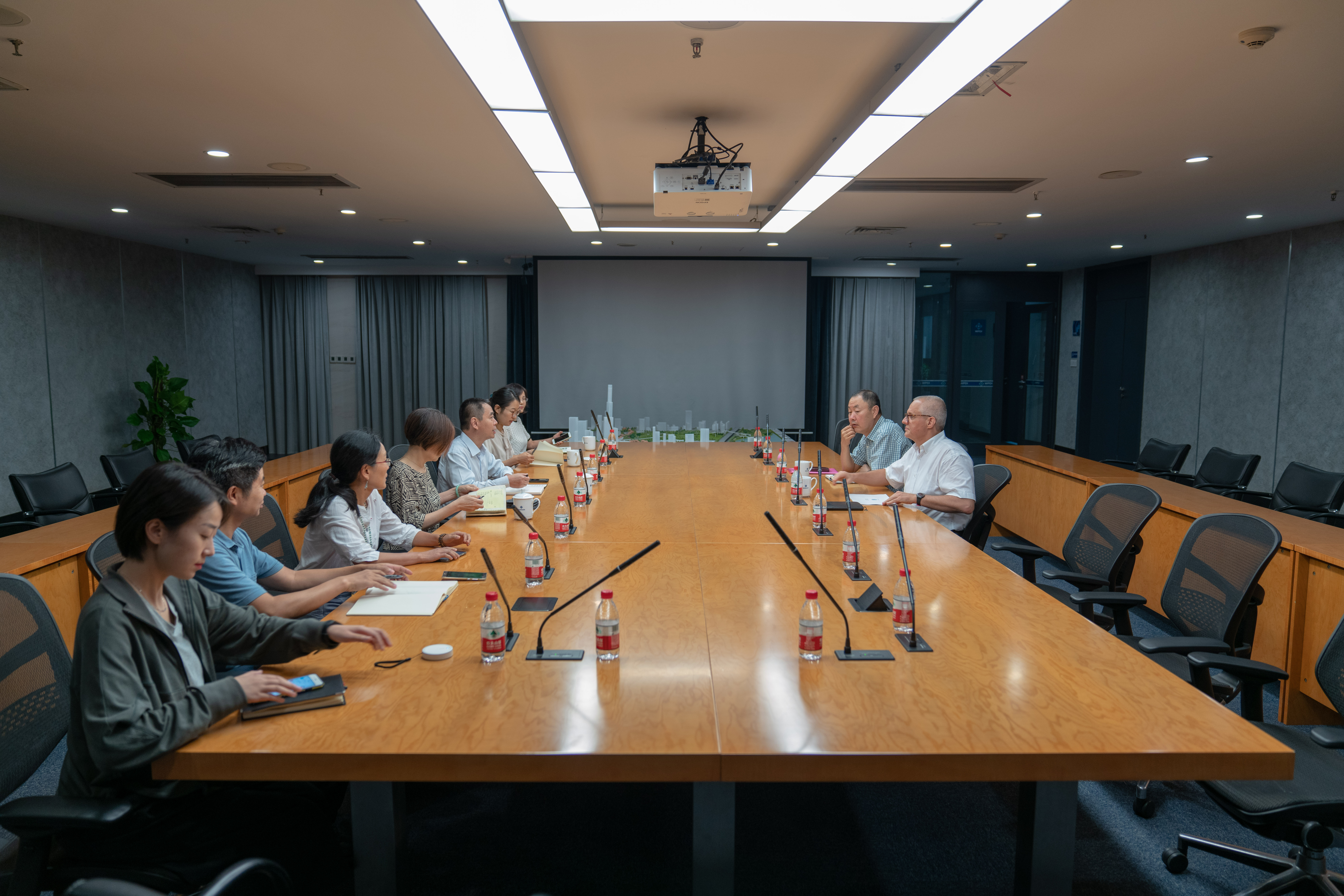 加深合作交流，推动人才培养—— 联合国人居署官员来访我院