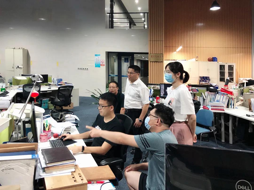 在防汛赶产中勇于担当、默默奉献的规划师
